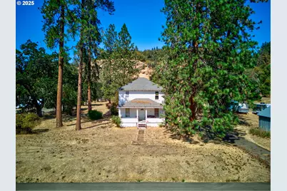 804 North Bank Rd, Roseburg, OR 97470 - Photo 1