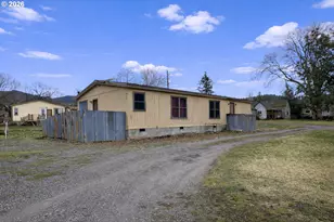 701 2nd St, Cove, OR 97824 - Photo 1