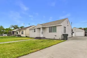 1550 7th St, Umatilla, OR 97882 - Photo 1