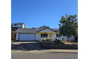 202 NE Plum Ridge Dr, Winston, OR 97496 - Photo 1