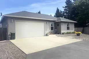 99 Rainbow Way, Kelso, WA 98626 - Photo 1