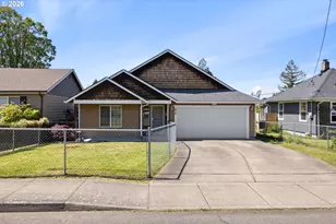 439 N Broadway St, Estacada, OR 97023 - Photo 1