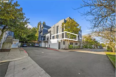 614 S Nevada St #B, Portland, OR 97219 - Photo 1