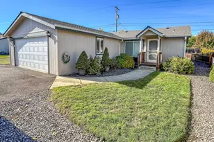 121 Matthew Lee Ct, Roseburg, OR 97471 - Photo 1