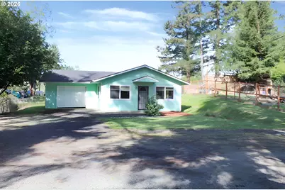 751 N Baxter St, Coquille, OR 97423 - Photo 1