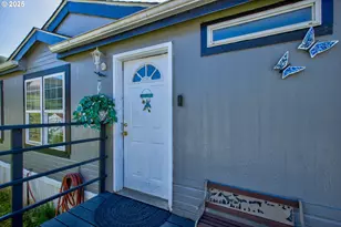 550 S State St, Sutherlin, OR 97479 - Photo 1