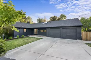 3868 SW Bridlemile Ln, Portland, OR 97221 - Photo 1