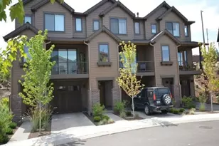 886 SW Crestline Dr, Bend, OR 97702 - Photo 1