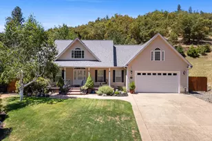 1790 NE Rocky Dr, Roseburg, OR 97470 - Photo 1