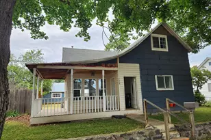 1419 Jackson Ave, La Grande, OR 97850 - Photo 1