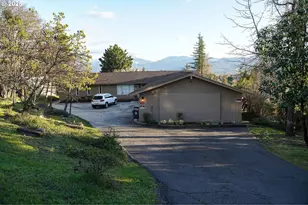 3676 Princeton Way, Medford, OR 97504 - Photo 1