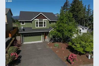 79 SE Warm Springs Dr, Cascade Locks, OR 97014 - Photo 1