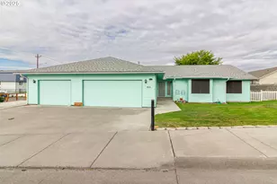 305 NW 9th Pl, Hermiston, OR 97838 - Photo 1