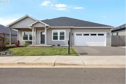 881 Medina Ave, Sutherlin, OR 97479 - Photo 1