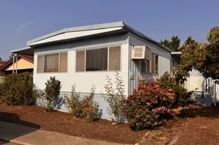 658 S 57th St, Springfield, OR 97478 - Photo 1