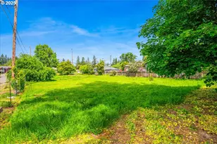 15606 NE Glisan St, Portland, OR 97230 - Photo 1