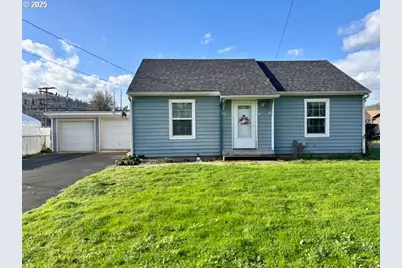 196 NE Flagg St, Roseburg, OR 97470 - Photo 1