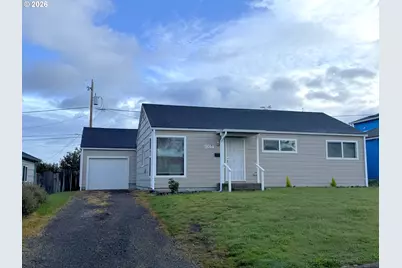 934 Pacific Ave, Coos Bay, OR 97420 - Photo 1