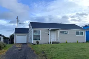934 Pacific Ave, Coos Bay, OR 97420 - Photo 1