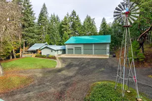894 Colwell Hill Ln, Roseburg, OR 97471 - Photo 1
