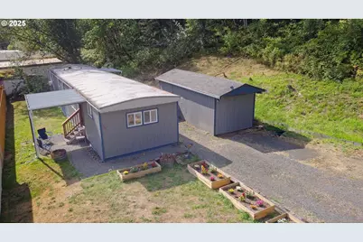 107 Guinevere Ct, Castle Rock, WA 98611 - Photo 1