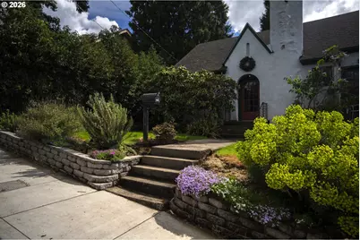 1243 SE Overlook Ave, Roseburg, OR 97470 - Photo 1