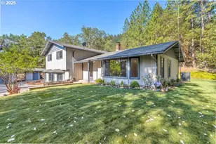 3755 Hosmer Ln, Gold Hill, OR 97525 - Photo 1
