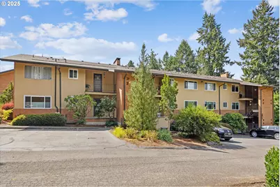 1400 SE Lava Dr #6, Milwaukie, OR 97222 - Photo 1