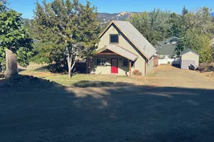 1387 NW Grove St, Roseburg, OR 97471 - Photo 1