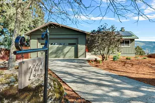 2324 May St, Hood River, OR 97031 - Photo 1