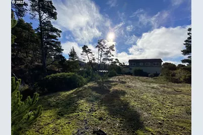 29 Bonnett Way #29, Florence, OR 97439 - Photo 1