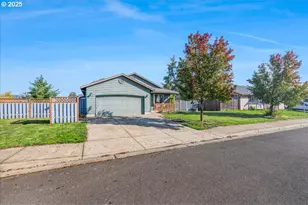 670 N 1st St, Carlton, OR 97111 - Photo 1