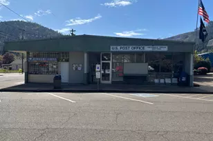 133 SE 2nd St, Canyonville, OR 97417 - Photo 1