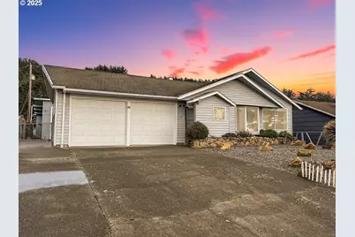 30411 Driftwood Dr, Gold Beach, OR 97444 - Photo 1