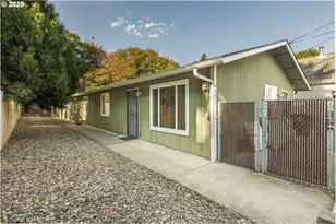 240 Gilbert Ave, Glendale, OR 97442 - Photo 1