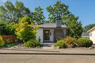 512 NE Division St, Myrtle Creek, OR 97457 - Photo 1