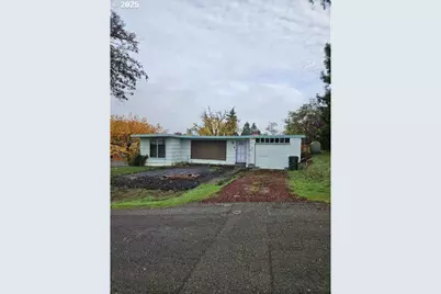 104 SE Eighth St, Oakland, OR 97462 - Photo 1