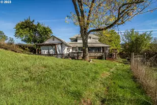 621 Doerner Rd, Roseburg, OR 97471 - Photo 1