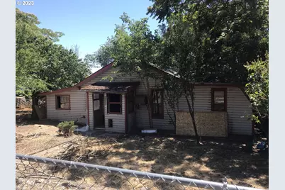 142 Bunn St, Wishram, WA 98673 - Photo 1