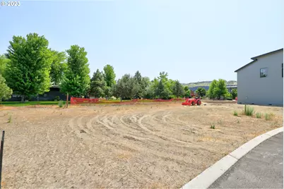 155 Southshore Ave, The Dalles, OR 97058 - Photo 1