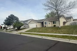 617 E Oregon Ave, Hermiston, OR 97838 - Photo 1
