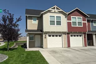 801 E Autumn Ave, Hermiston, OR 97838 - Photo 1