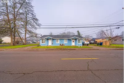 970 W 10th Ave, Junction City, OR 97448 - Photo 1