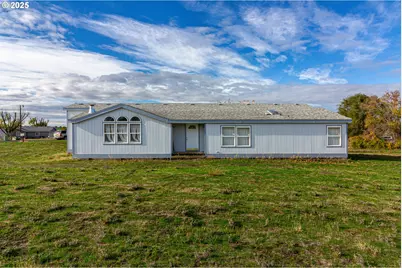 30683 Spring Ct, Hermiston, OR 97838 - Photo 2