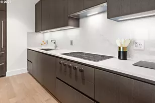 550 SW 10th Ave, Portland, OR 97205 - Photo 12
