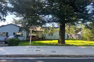 933 SE 174th Ave, Portland, OR 97233 - Photo 1