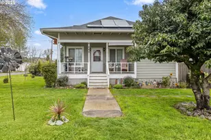 245 L St, Riddle, OR 97469 - Photo 1