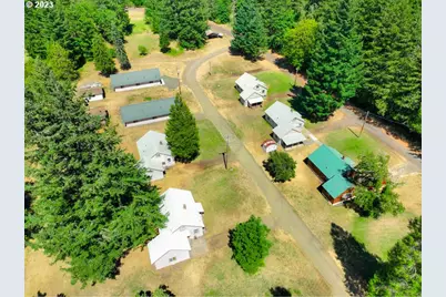 121 Fellowship Ln, Glide, OR 97443 - Photo 1
