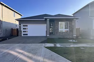 15212 S E Towers Ter, Milwaukie, OR 97267 - Photo 1