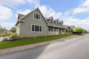 1001 NE Granite Ridge St, Roseburg, OR 97470 - Photo 1